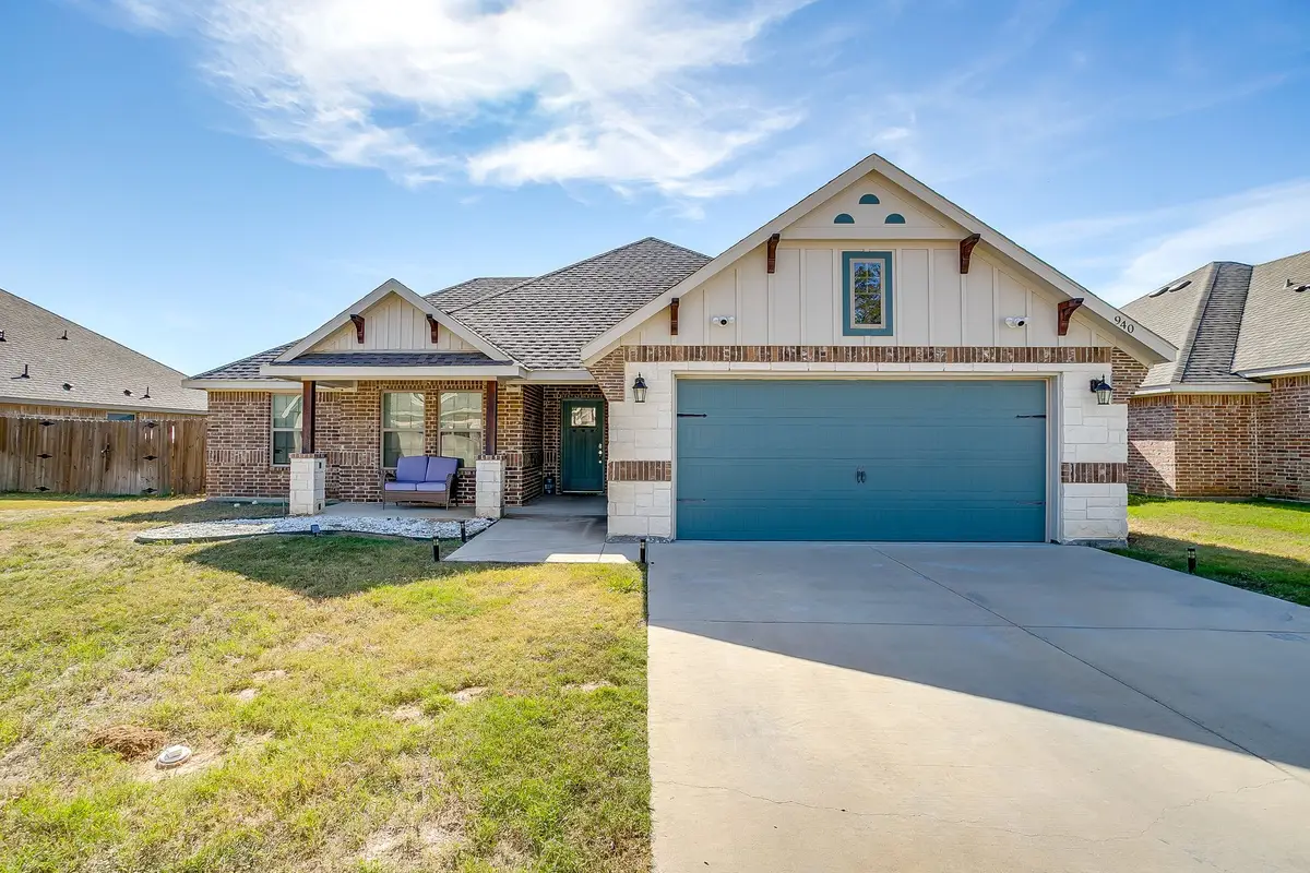 940 Sam Street, Springtown, TX 76082 - Image #1