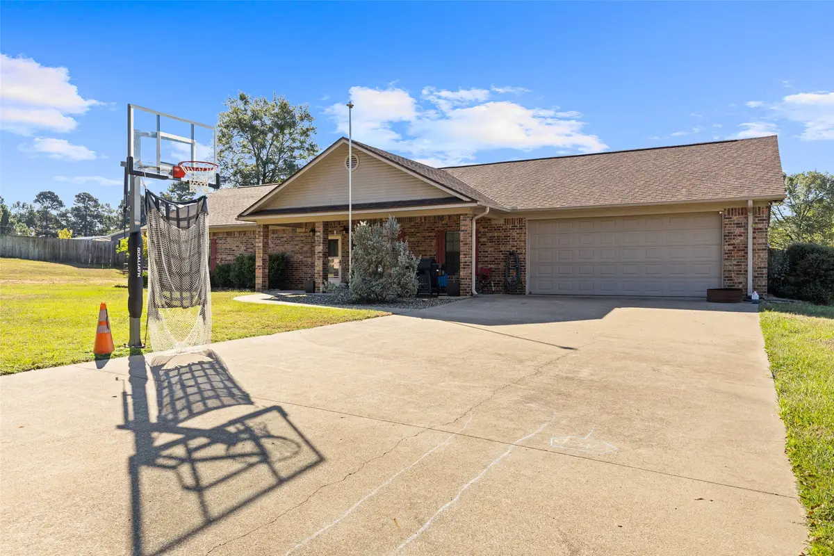 124 Woodpecker Road, Gladewater, TX 75647 - Image #1