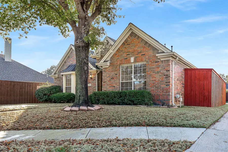 111 Midcrest Drive, Irving, TX 75063 - Image #3