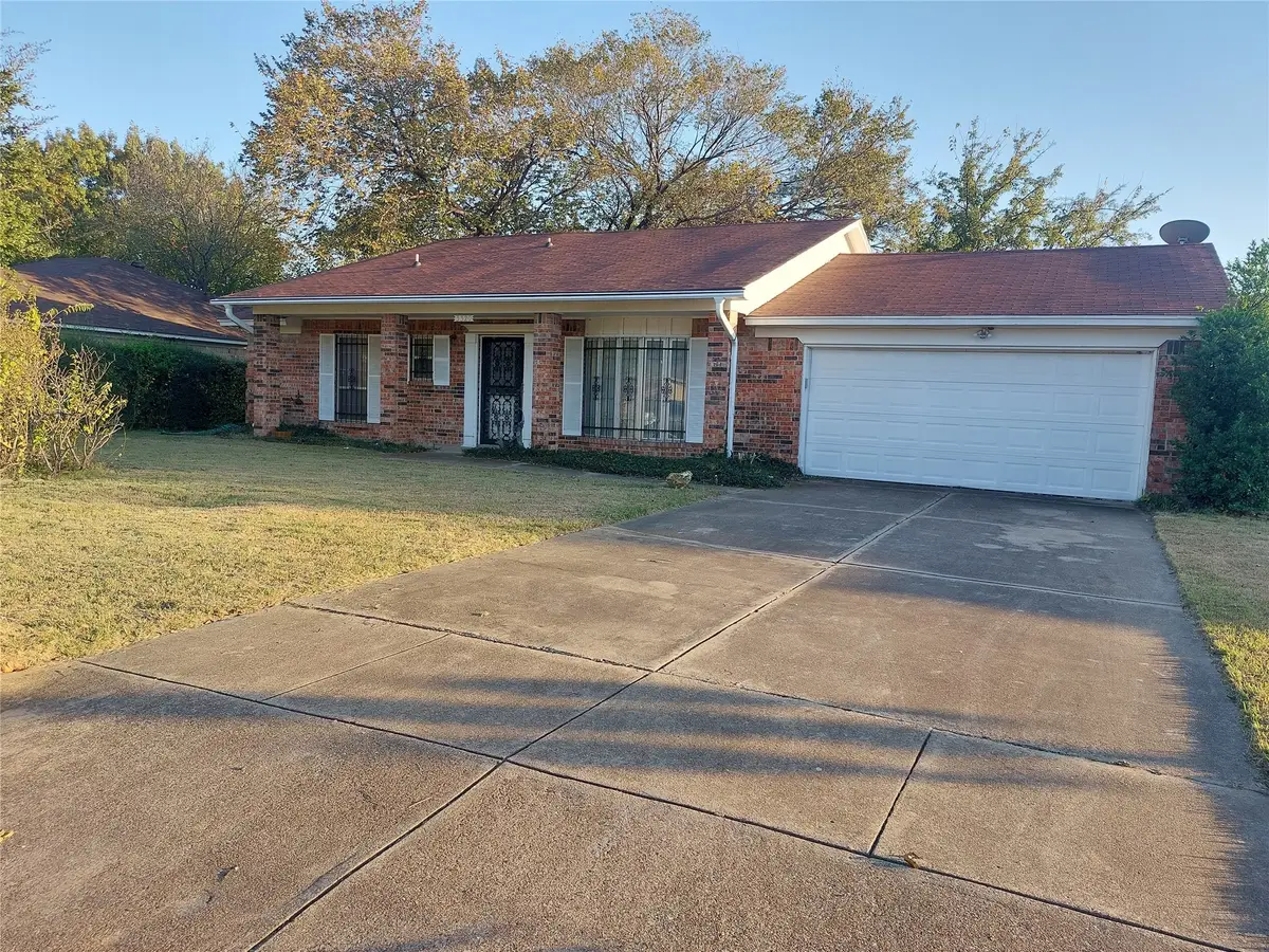 3320 Landmark Lane, Forest Hill, TX 76119 - Image #1