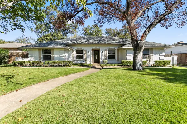 3825 Sundown Drive, Benbrook, TX 76116