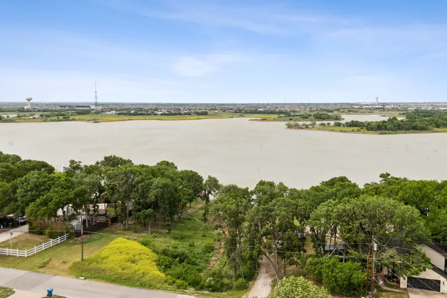 4547 N Shore Drive, The Colony, TX 75056 - Image #2