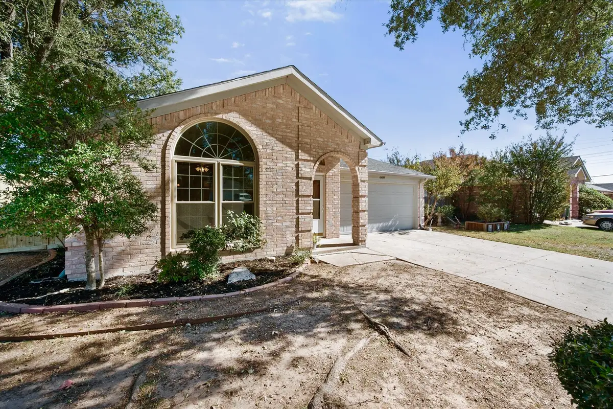 6409 Brookglen Drive, Arlington, TX 76018 - Image #1