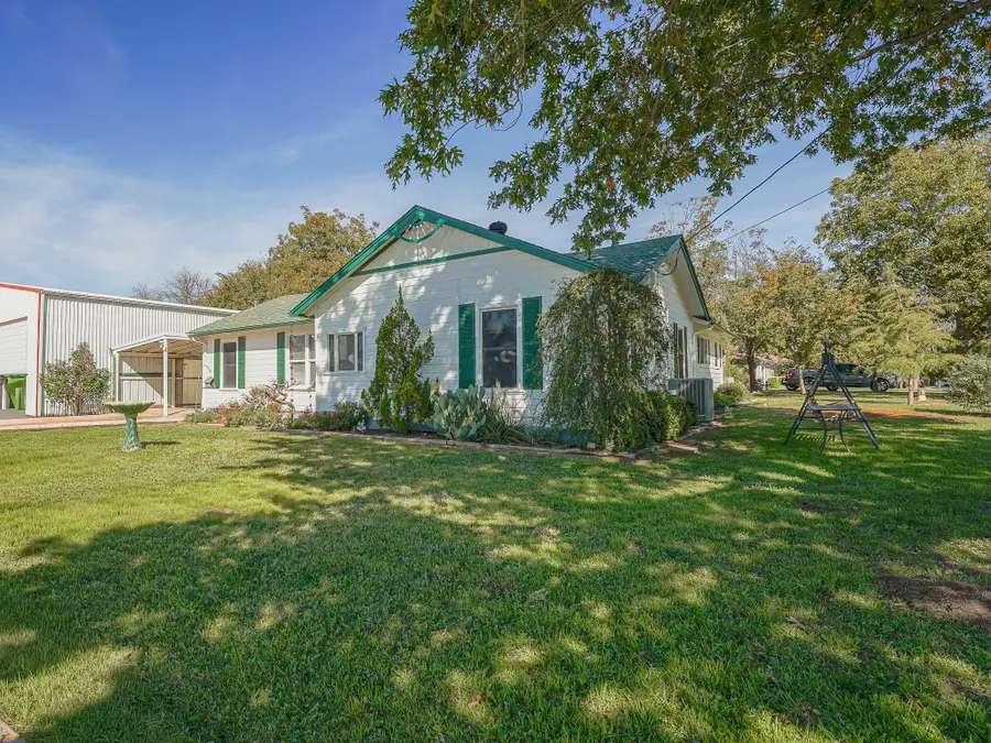 438 South Street, Krum, TX 76249 - Image #2