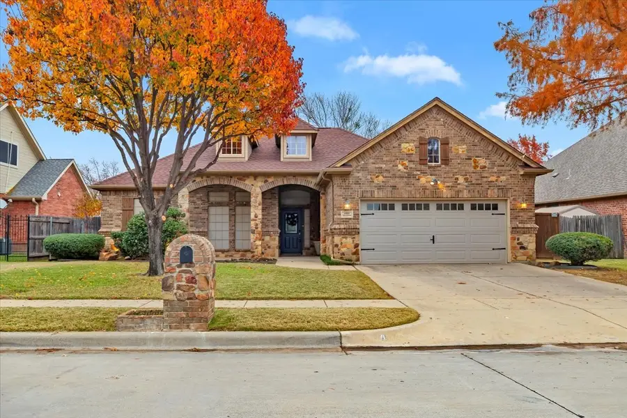6910 Tradonna Lane, North Richland Hills, TX 76182 - Image #2