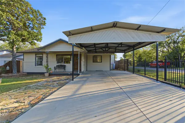 5615 Calloway Street, Sansom Park, TX 76114