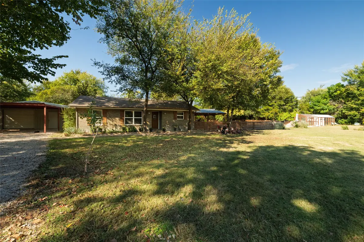 140 Huling Drive, Azle, TX 76020 - Image #1
