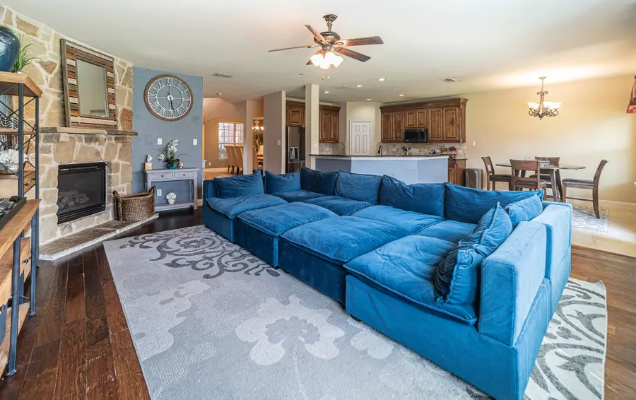 3039 Rosina, Grand Prairie, TX 75054 - Image #3