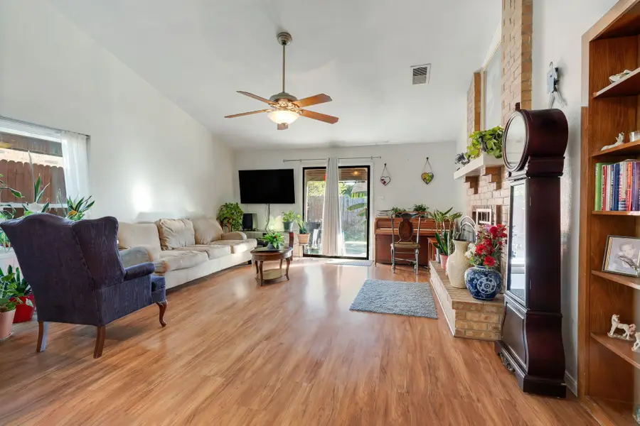 2408 Brookdale Drive, Arlington, TX 76014 - Image #2