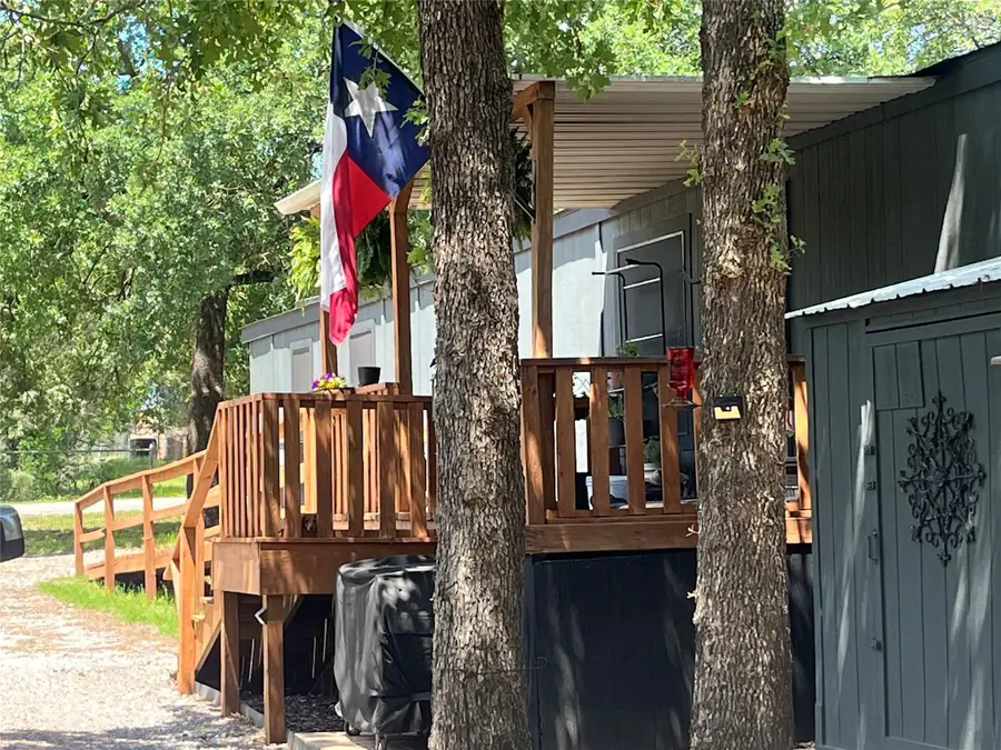 126 Briar Oaks Drive, Azle, TX 76020 - Image #3