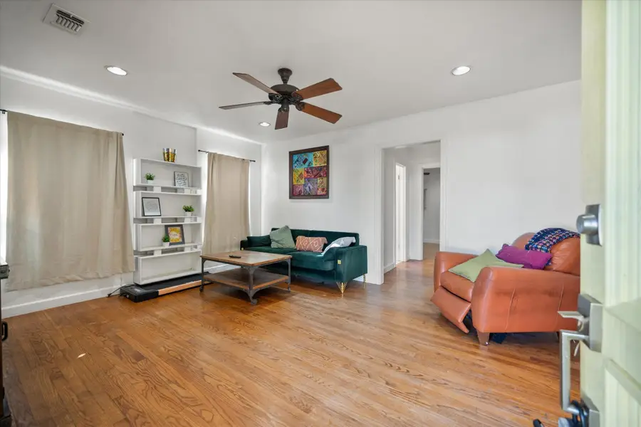 4029 Lovell Avenue, Fort Worth, TX 76107 - Image #3