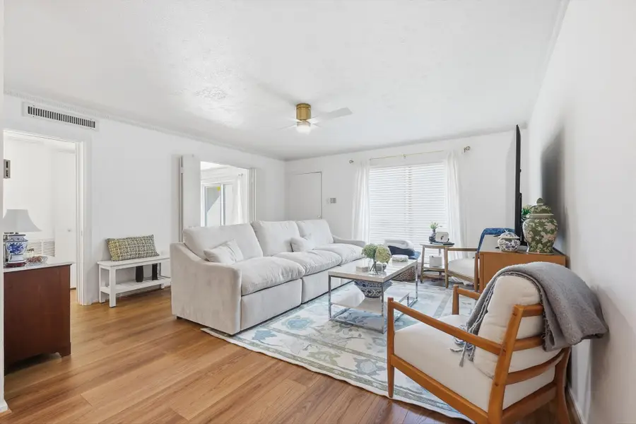 11344 Park Central Place #B, Dallas, TX 75230 - Image #3