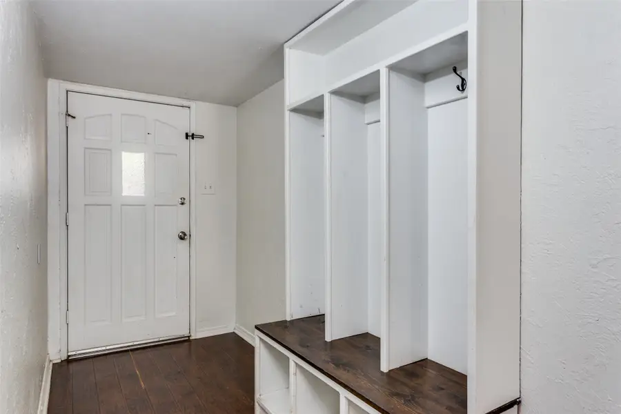 4102 Foxmoor Court, Arlington, TX 76016 - Image #2