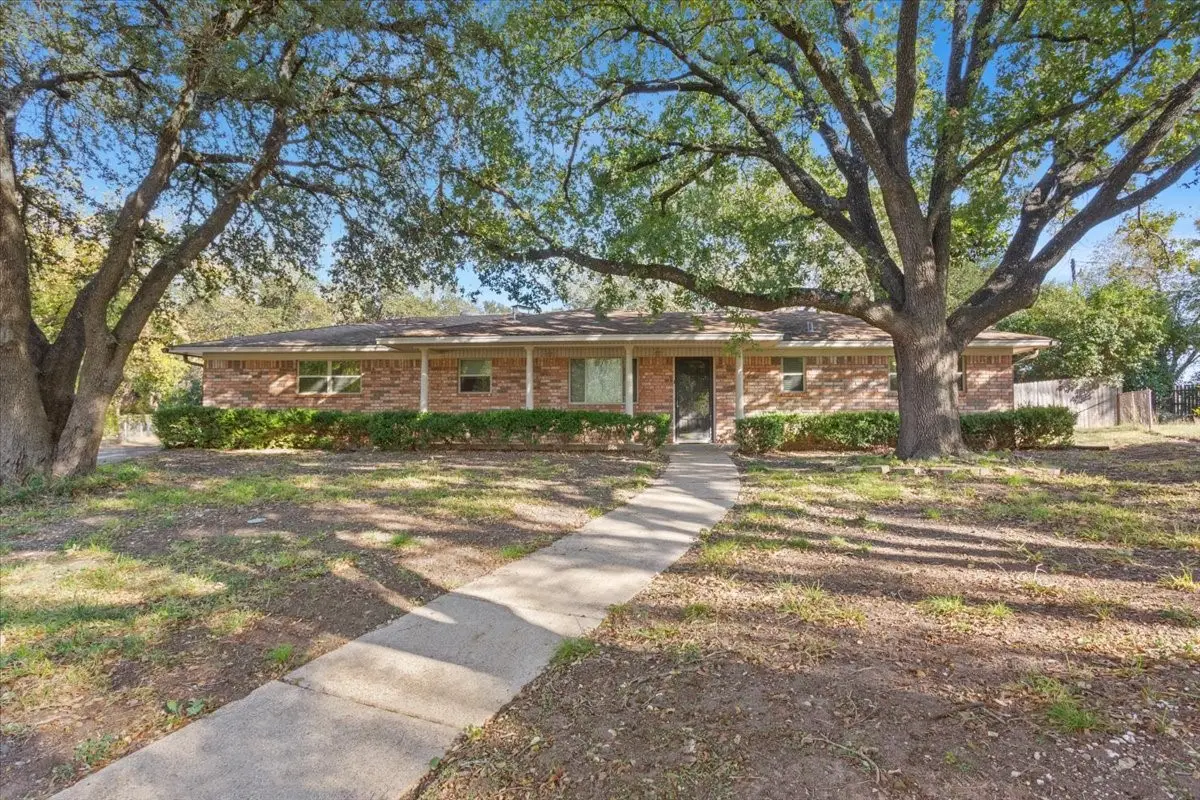 8756 Panther Drive, Woodway, TX 76712 - Image #1