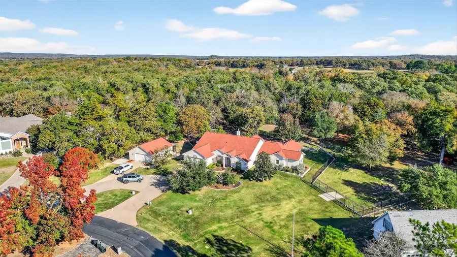 200 Cayuga Trail, Lake Kiowa, TX 76240 - Image #2