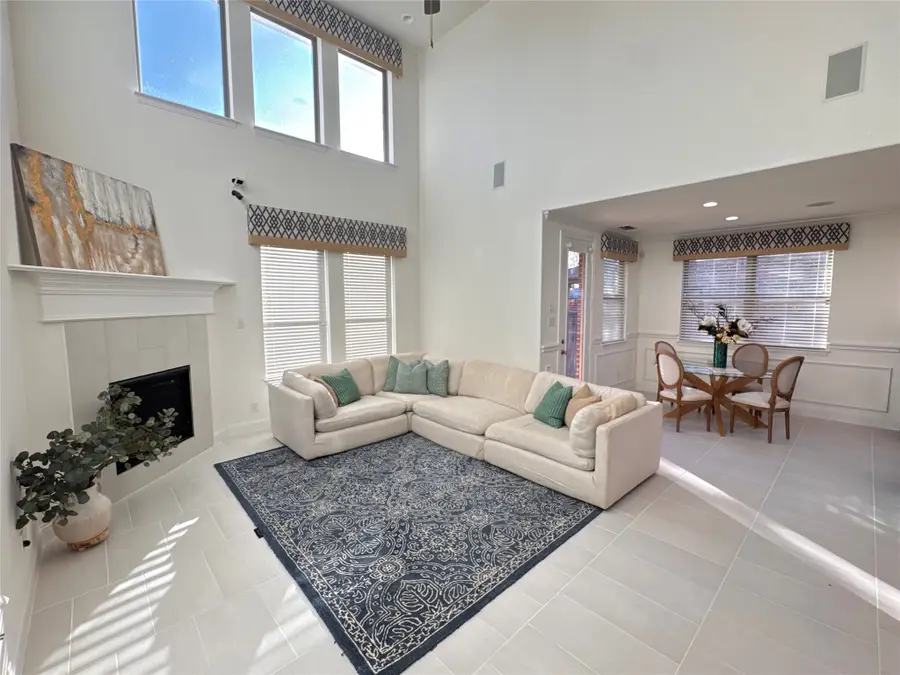 1221 Dakota Street, Carrollton, TX 75010 - Image #3