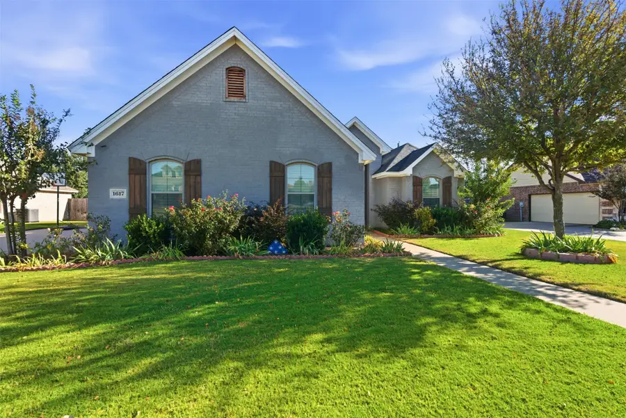 1617 Hawthorne Street, Cleburne, TX 76033 - Image #2