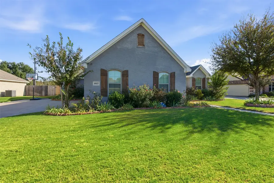 1617 Hawthorne Street, Cleburne, TX 76033 - Image #3
