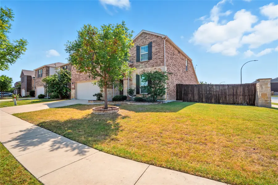 8137 Kurgan Trail, Fort Worth, TX 76131 - Image #2