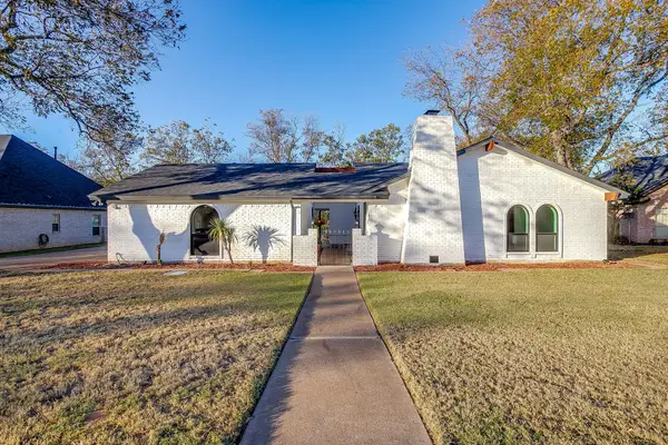10127 Ravenswood Road, Granbury, TX 76049