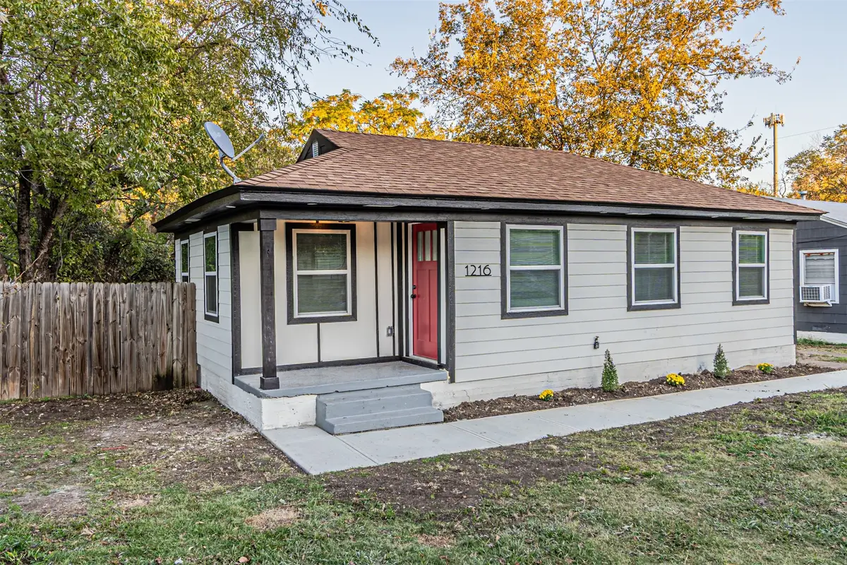 1216 Greenbrier Drive, Fort Worth, TX 76114 - Image #1