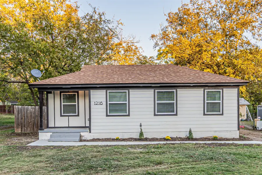 1216 Greenbrier Drive, Fort Worth, TX 76114 - Image #2