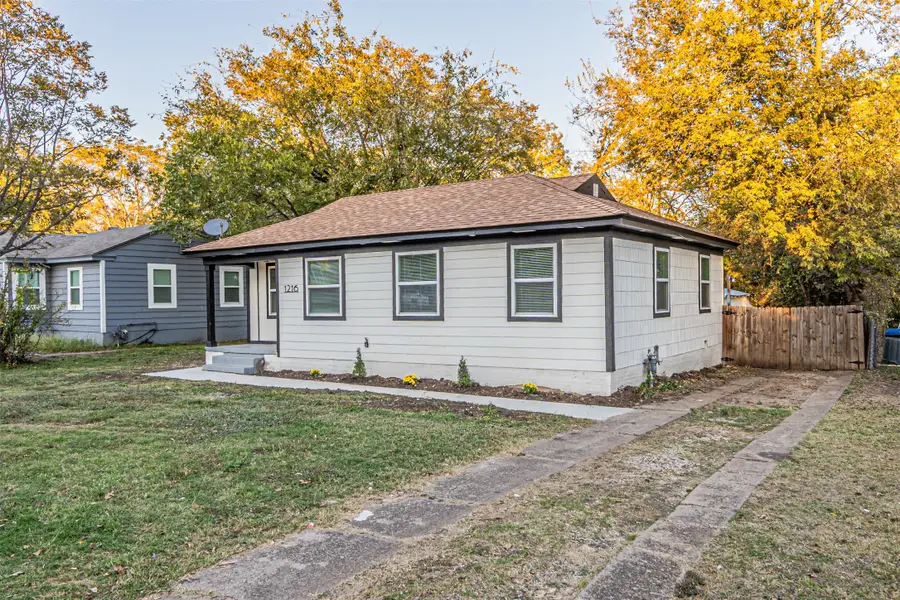 1216 Greenbrier Drive, Fort Worth, TX 76114 - Image #3