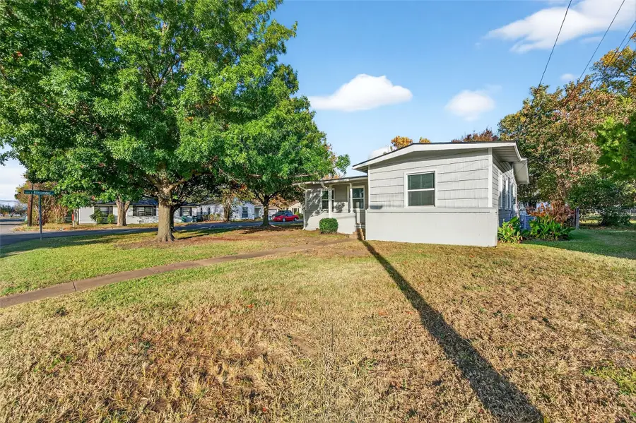 409 W Burton Street, Sherman, TX 75092 - Image #3