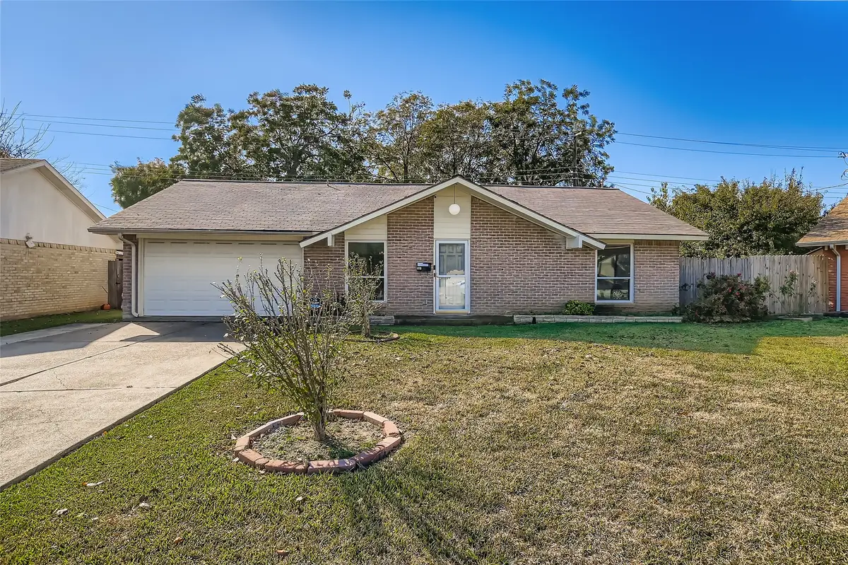 501 Kingston Drive, Grand Prairie, TX 75051 - Image #1