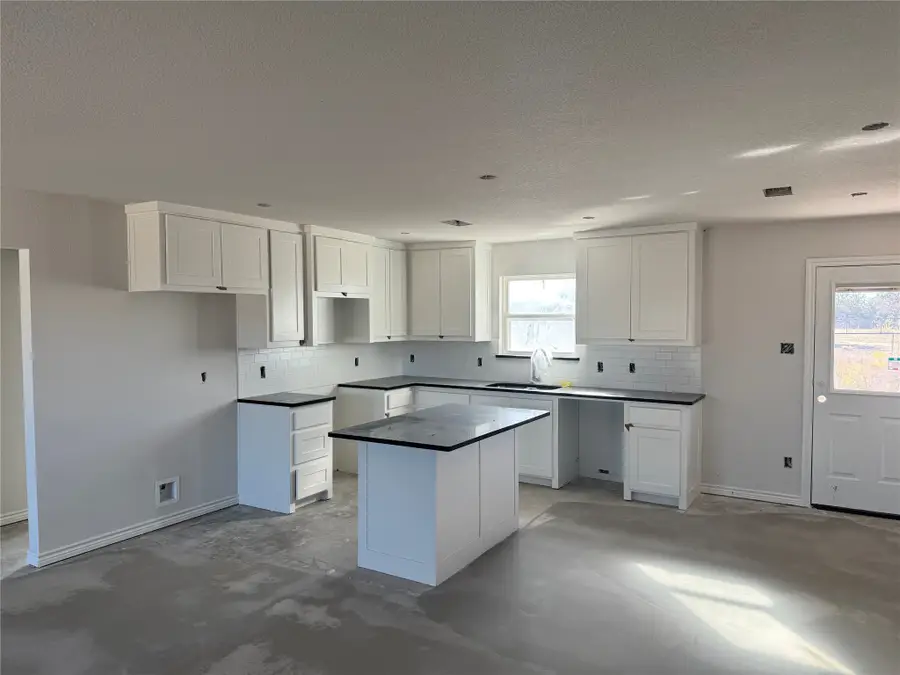 6021 Piper Anne Street, Azle, TX 76020 - Image #2