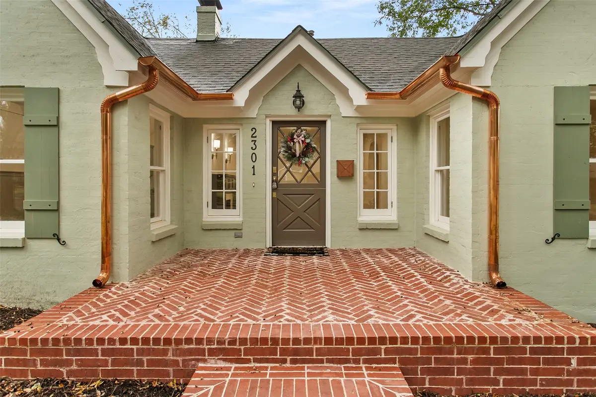 2301 Stanley Avenue, Fort Worth, TX 76110 - Image #1