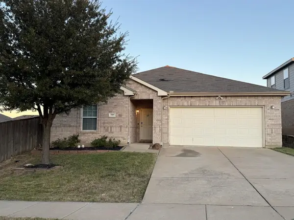 909 Bee Creek Lane, Fort Worth, TX 76120