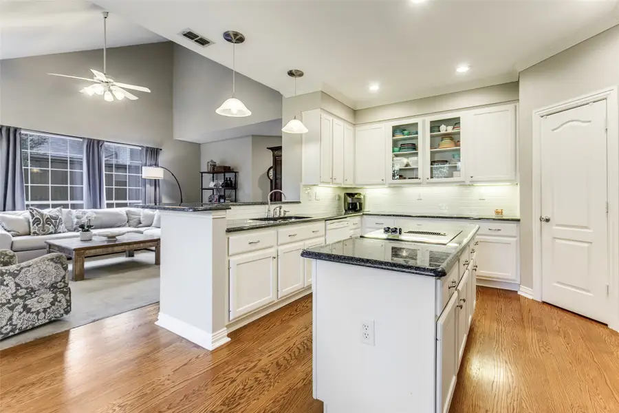 6852 Colonnade Drive, Plano, TX 75024 - Image #3