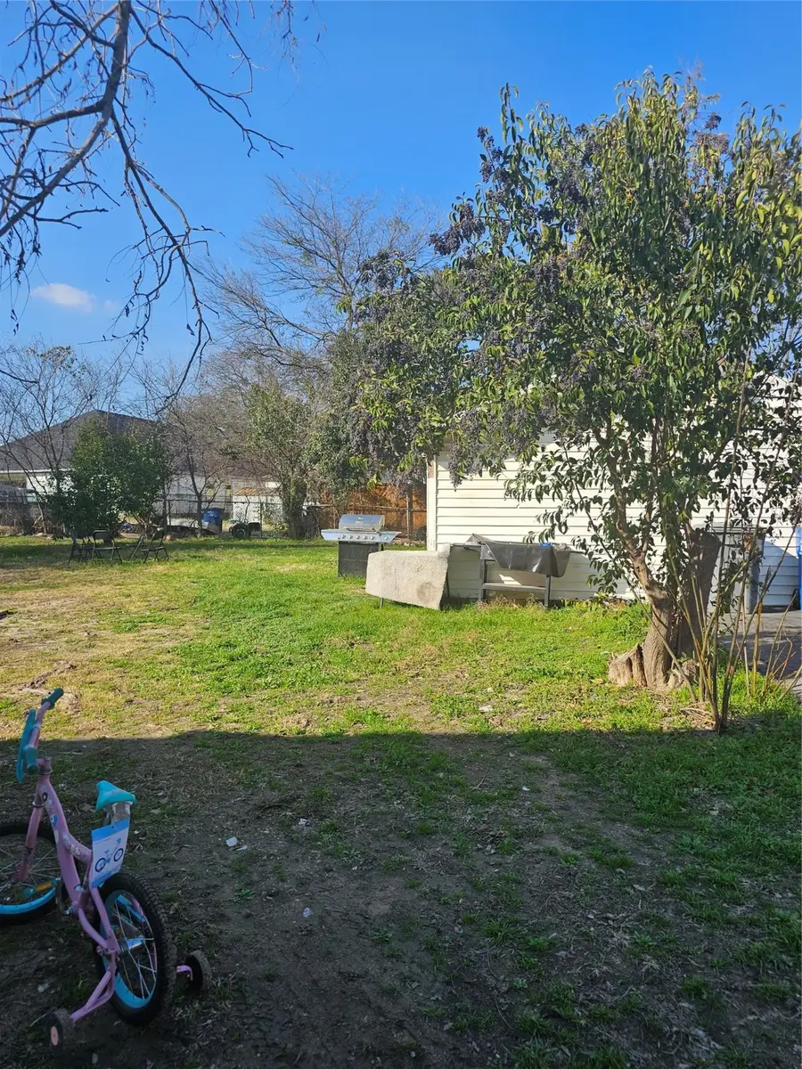 2117 Areba Street, Dallas, TX 75203 - Image #2