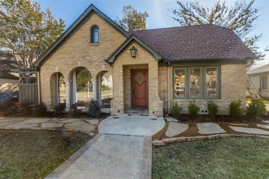 5522 Mccommas Boulevard, Dallas, TX 75206 - Image #2