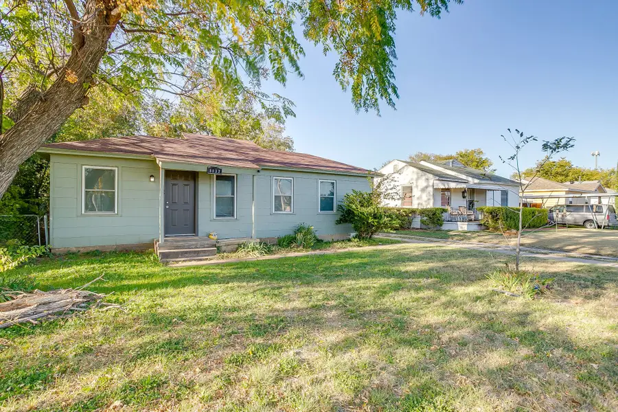 5032 Hartford Drive, River Oaks, TX 76114 - Image #3