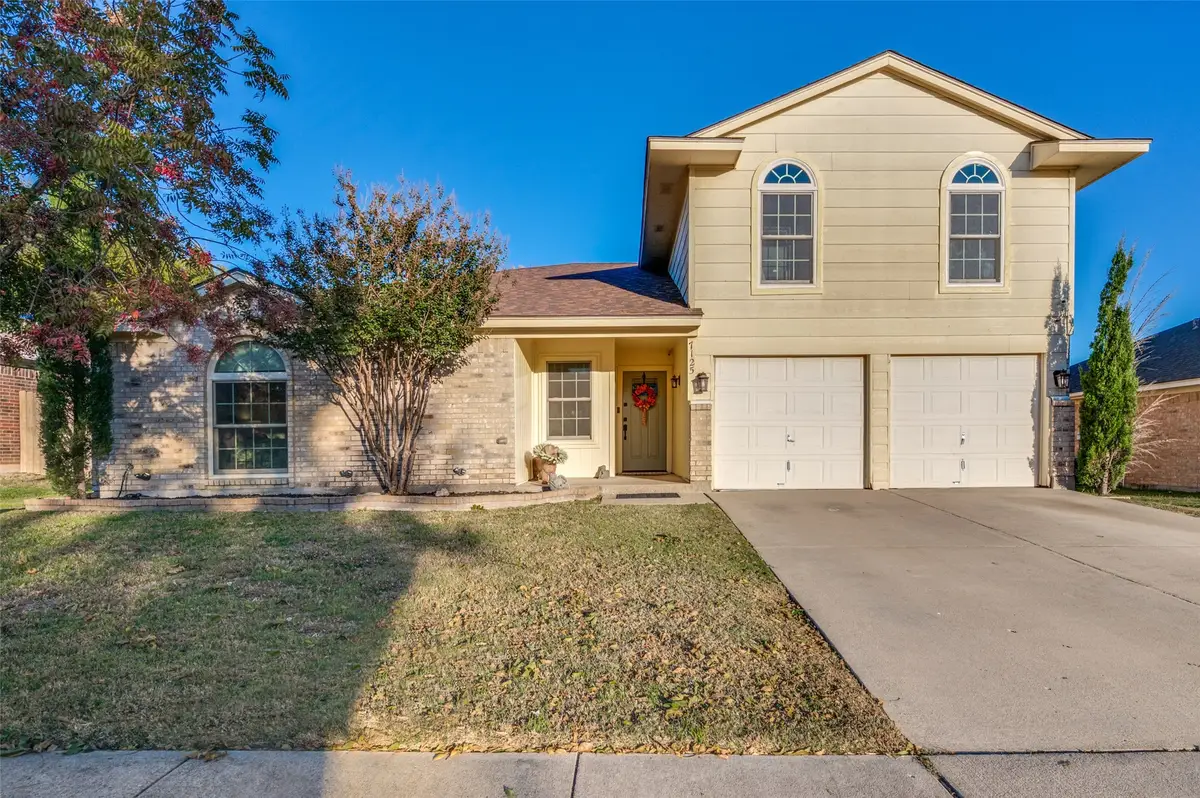 7125 Woodhinge Drive, Benbrook, TX 76126 - Image #1