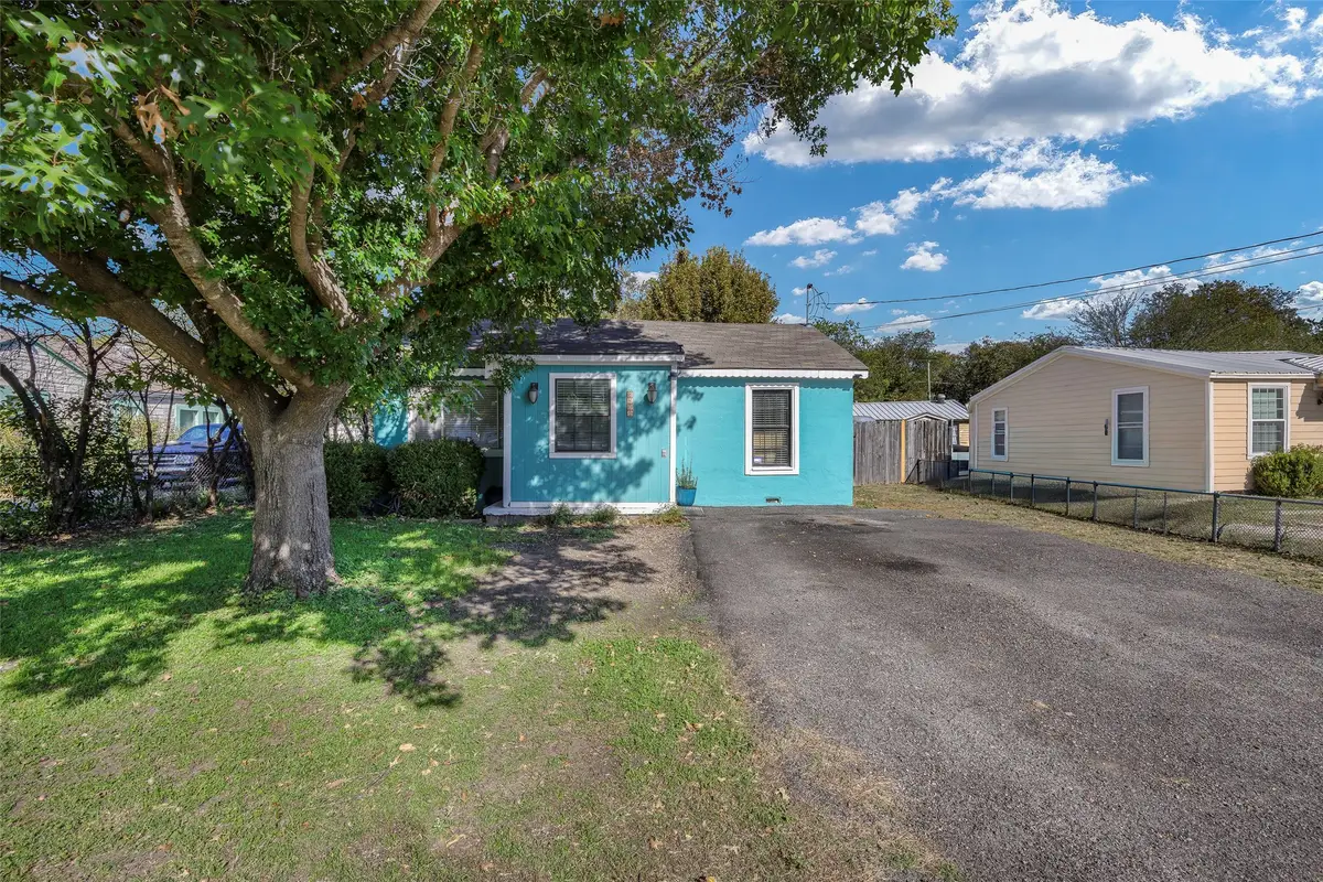 8402 Melrose Street W, White Settlement, TX 76108 - Image #1