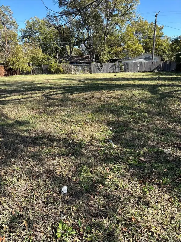 2837 8th Avenue, Fort Worth, TX 76110