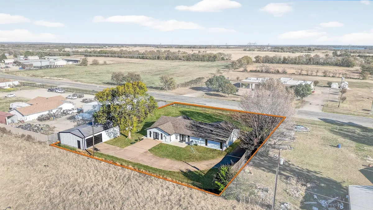 616 E Bells Boulevard, Bells, TX 75414 - Image #1