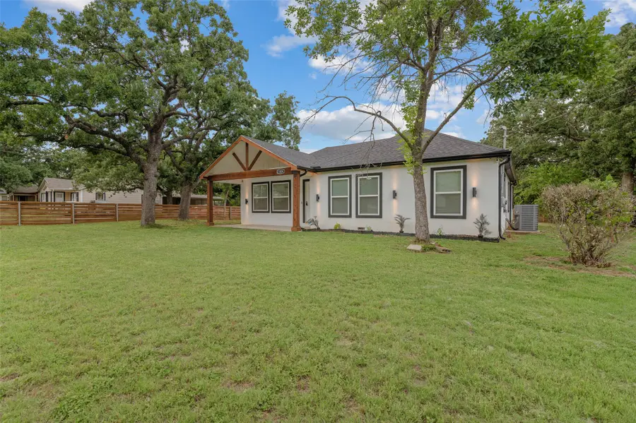 1024 Greenlee Street, Denton, TX 76201 - Image #3