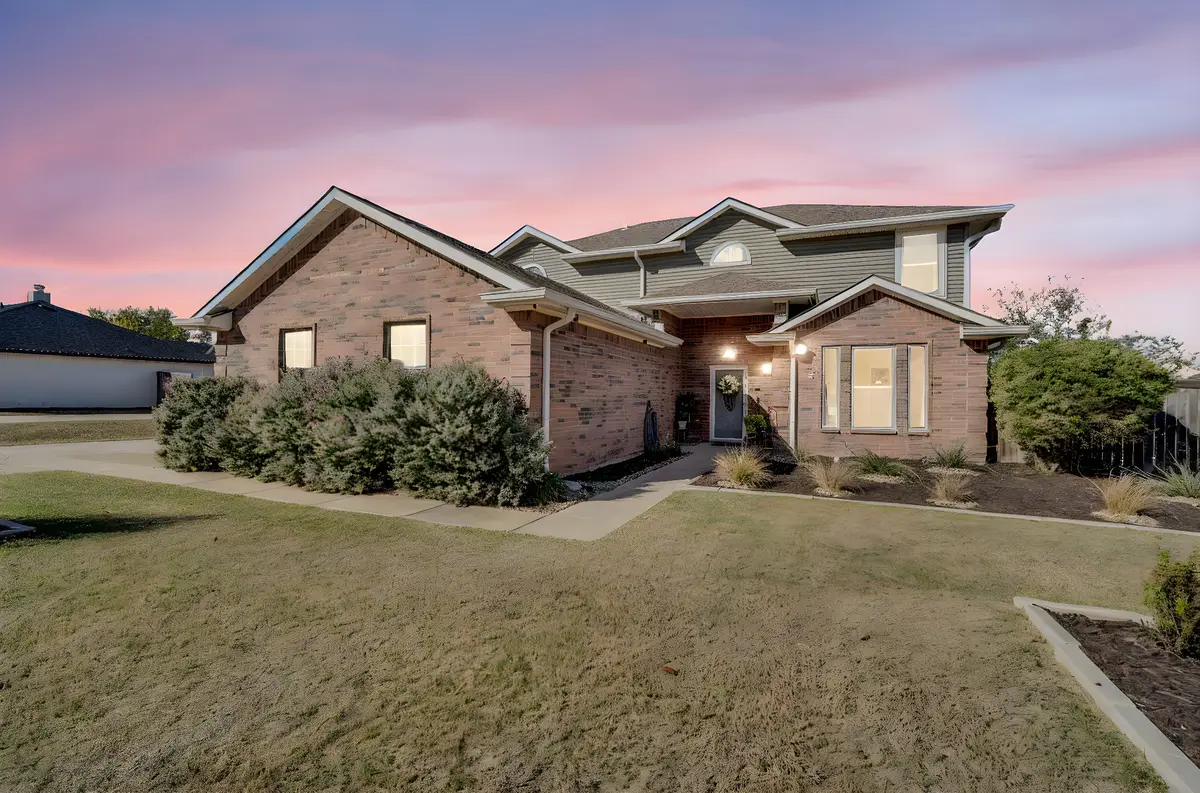 951 Hill Meadow Drive, Midlothian, TX 76065 - Image #1