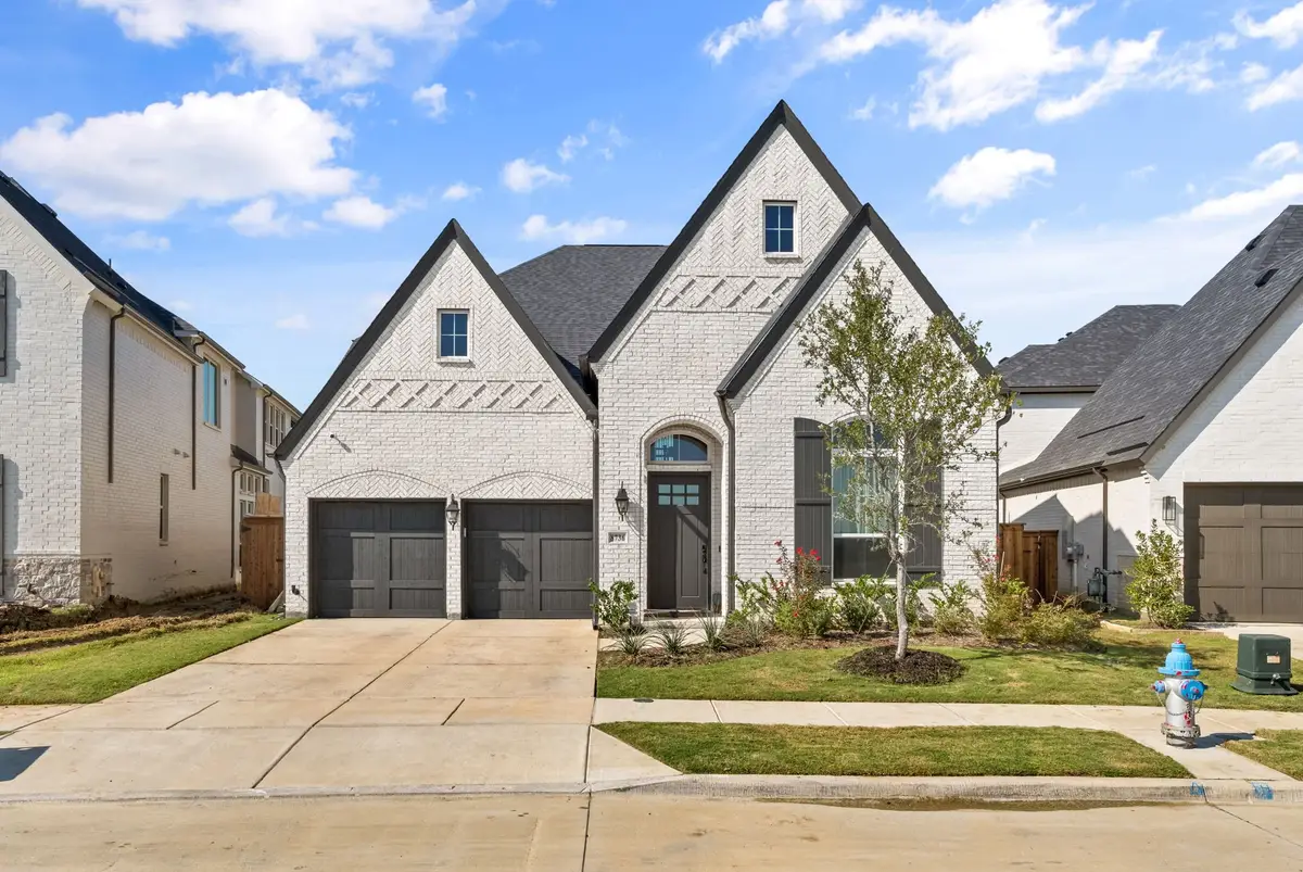 8736 Edgewater Drive, The Colony, TX 75056 - Image #1