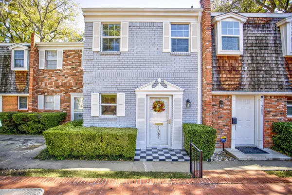 1387 Roaring Springs Road, Fort Worth, TX 76114