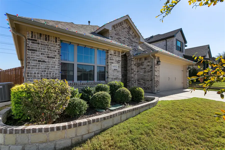 14312 Padden Park Lane, Justin Roanoke, TX 76262 - Image #2