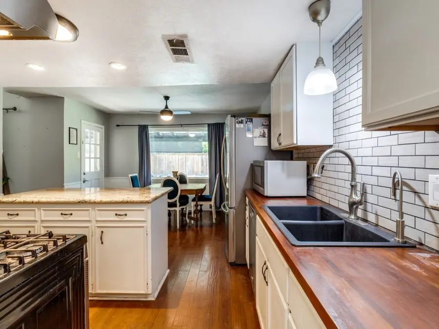 500 S Cottonwood Drive, Richardson, TX 75080 - Image #2