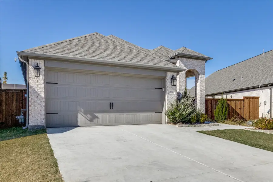 216 Palo Duro Bend, Rhome, TX 76078 - Image #2