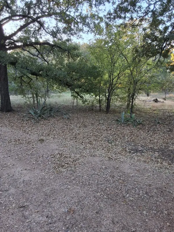 5765 Tokio Road, West, TX 76691