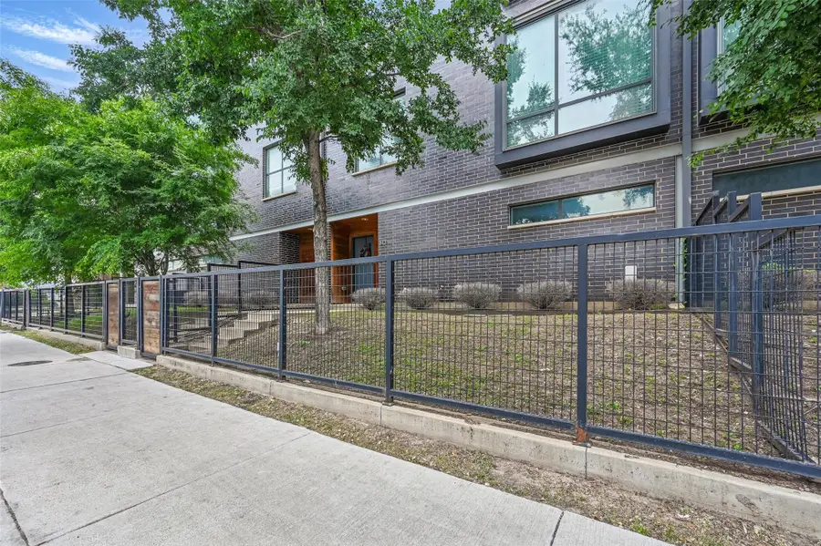 2280 N Fitzhugh Avenue #30, Dallas, TX 75204 - Image #2