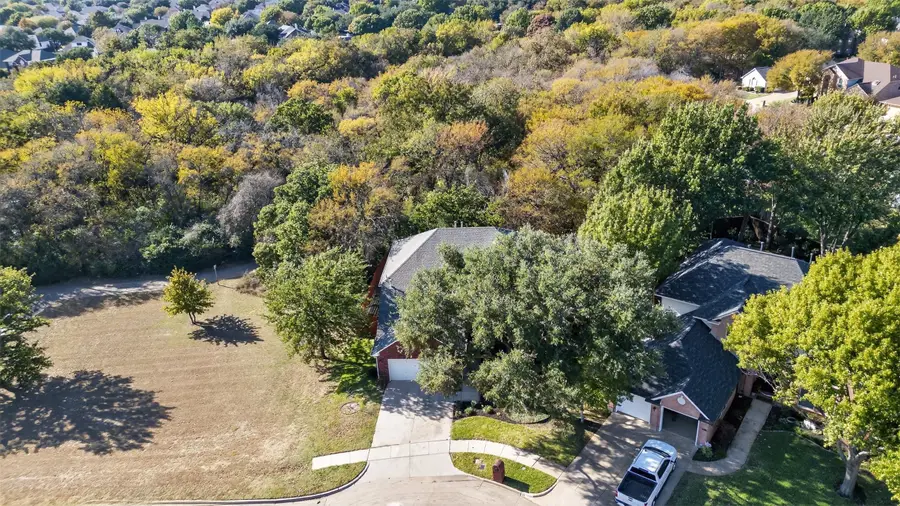 2015 Forest Park Drive, Arlington, TX 76001 - Image #2